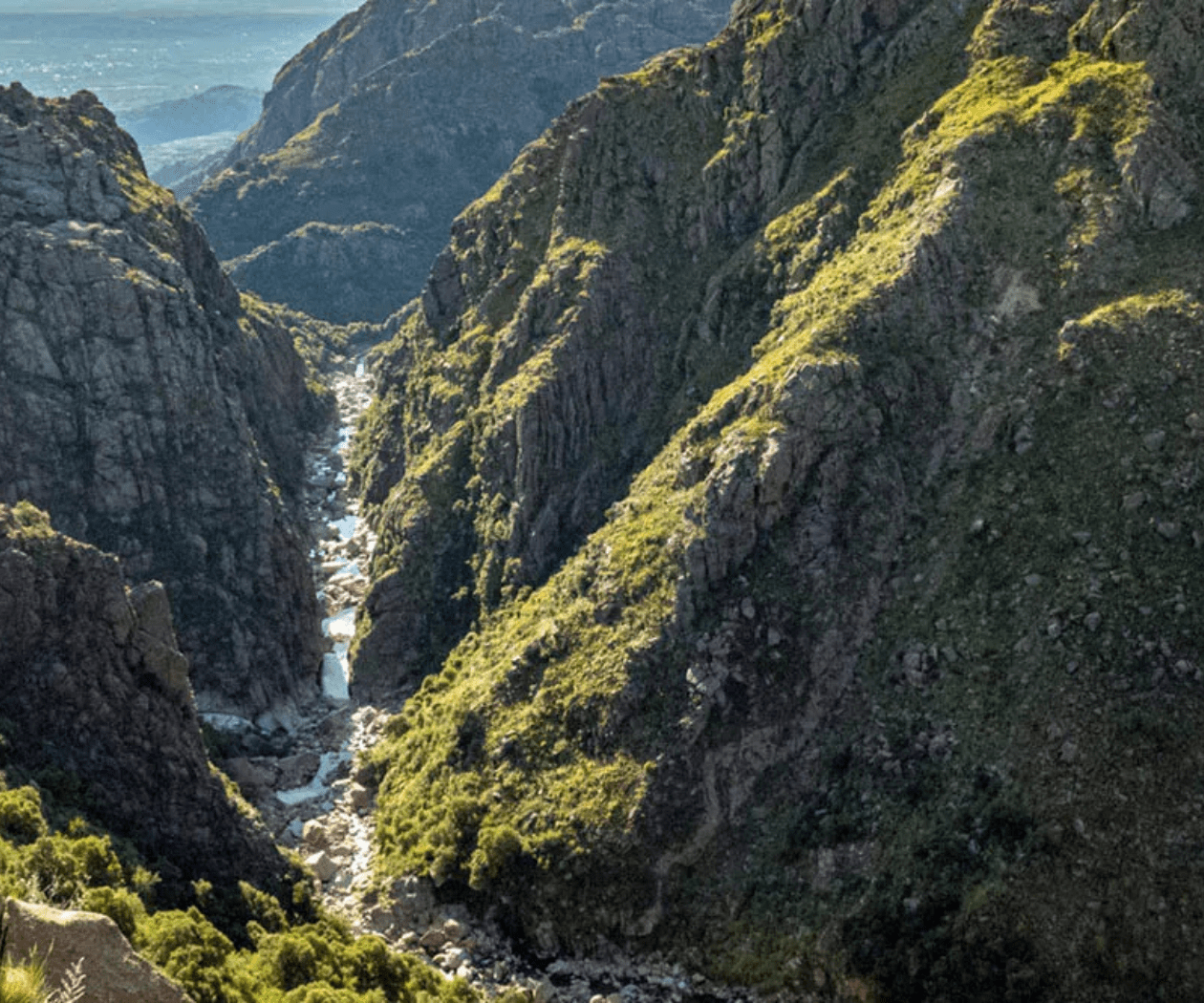 NACIMIENTO RÍO MINA CLAVERO- Una Maravilla Natural Única.